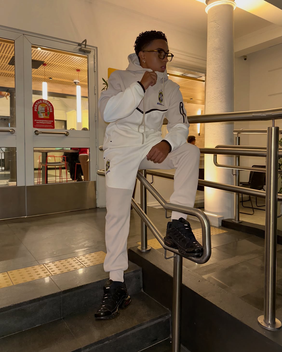 Tracksuit Nike x Brasil Tech Fleece — Off White — Seleção Brasil · Tech Fleece